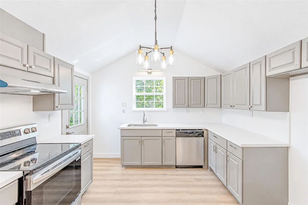 9690 Simmons Drive, Conroe