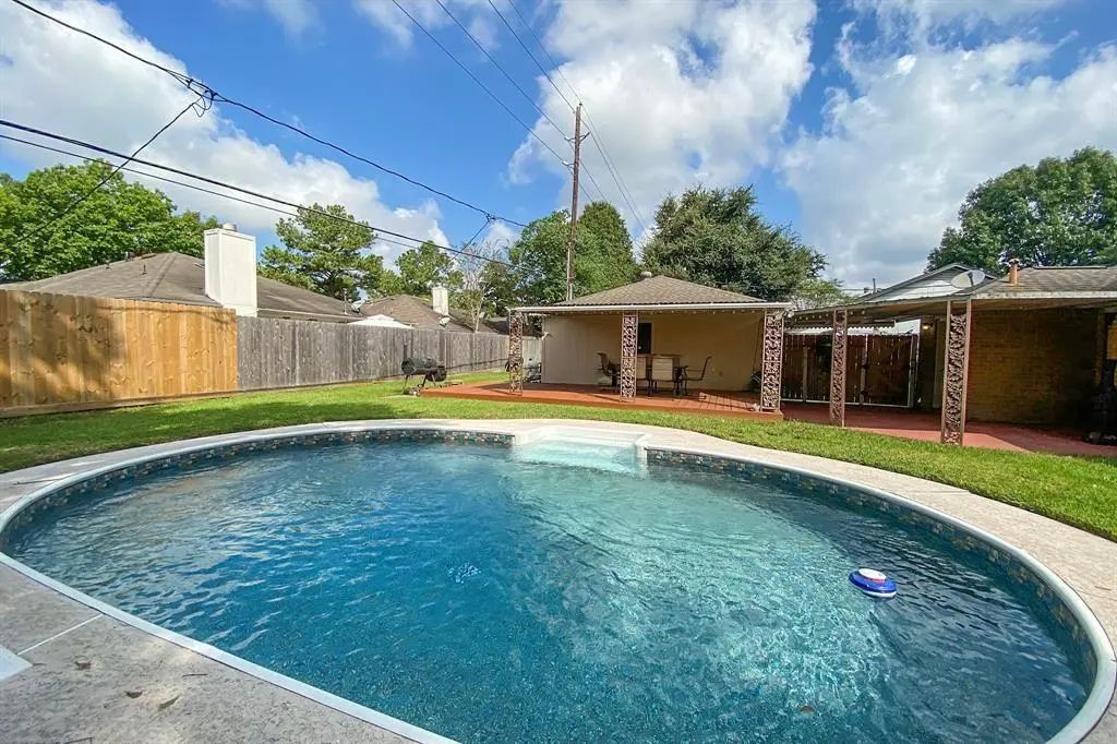 21719 Meadowhill Drive, Spring
