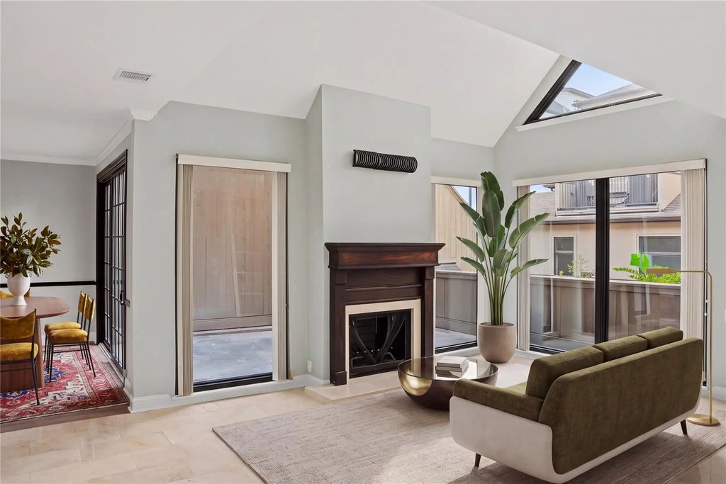 102 Litchfield Lane, Houston