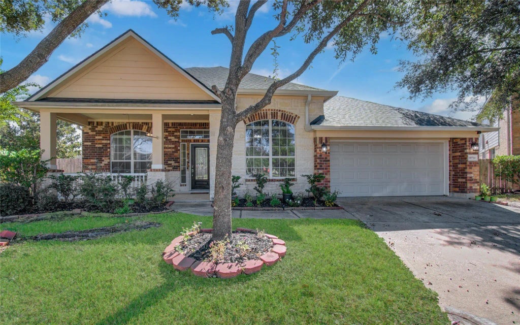 10714 Barker Lake Court, Cypress