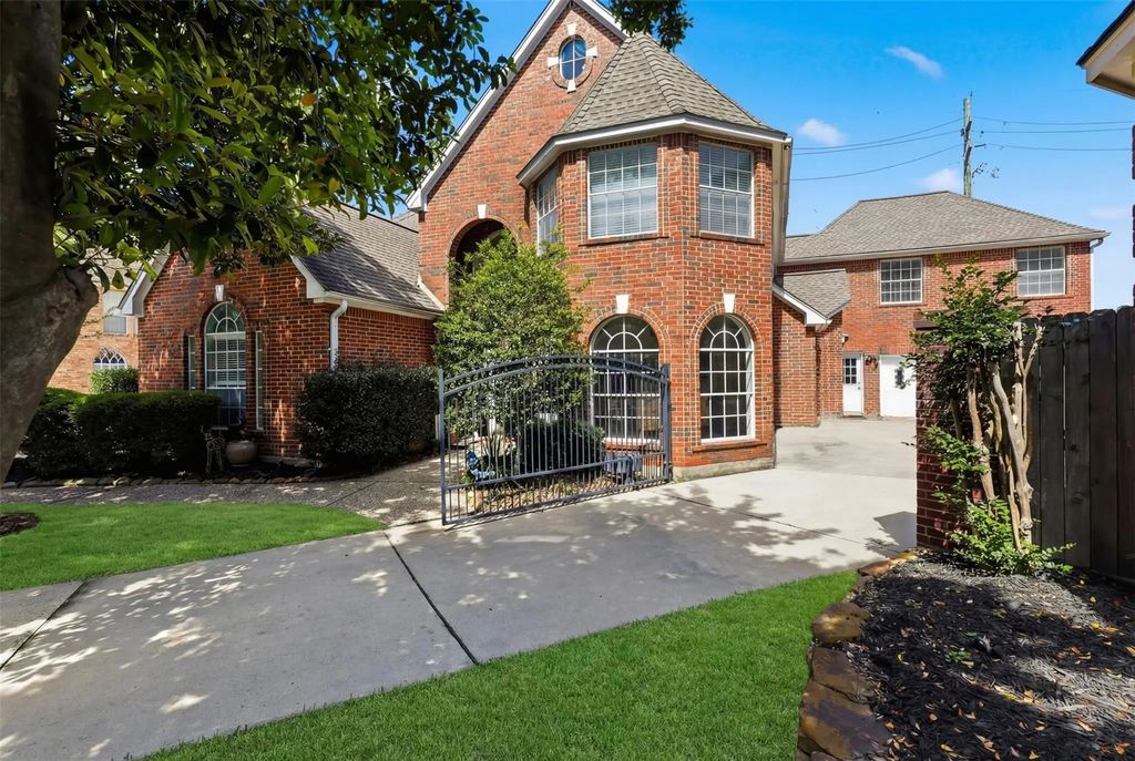 7006 Centre Grove Drive, Houston