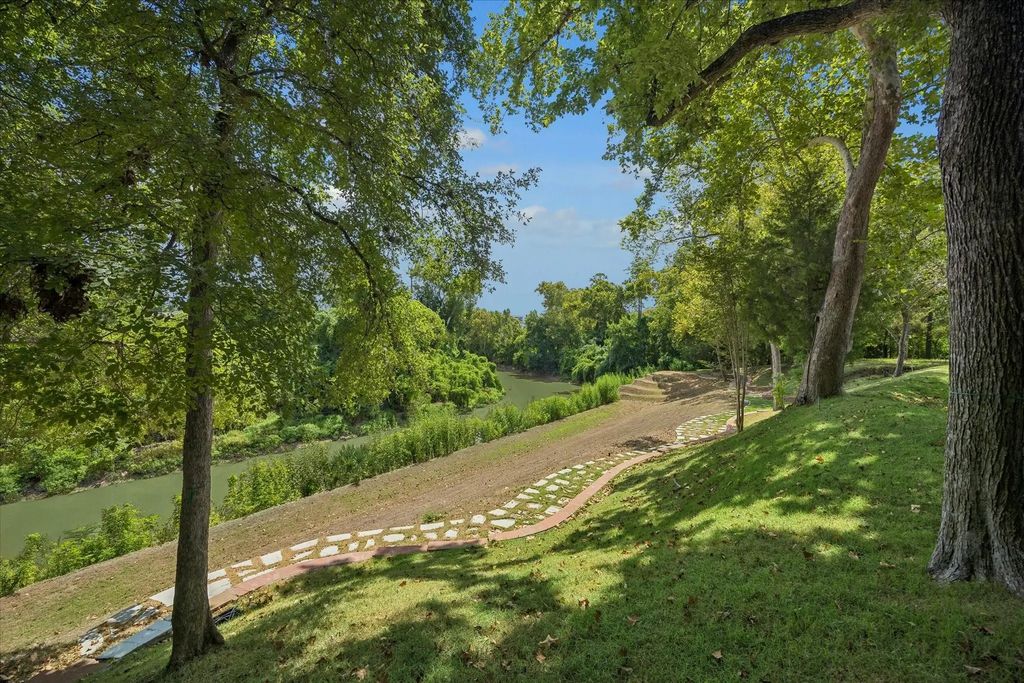 11103 Meadowick Drive, Houston