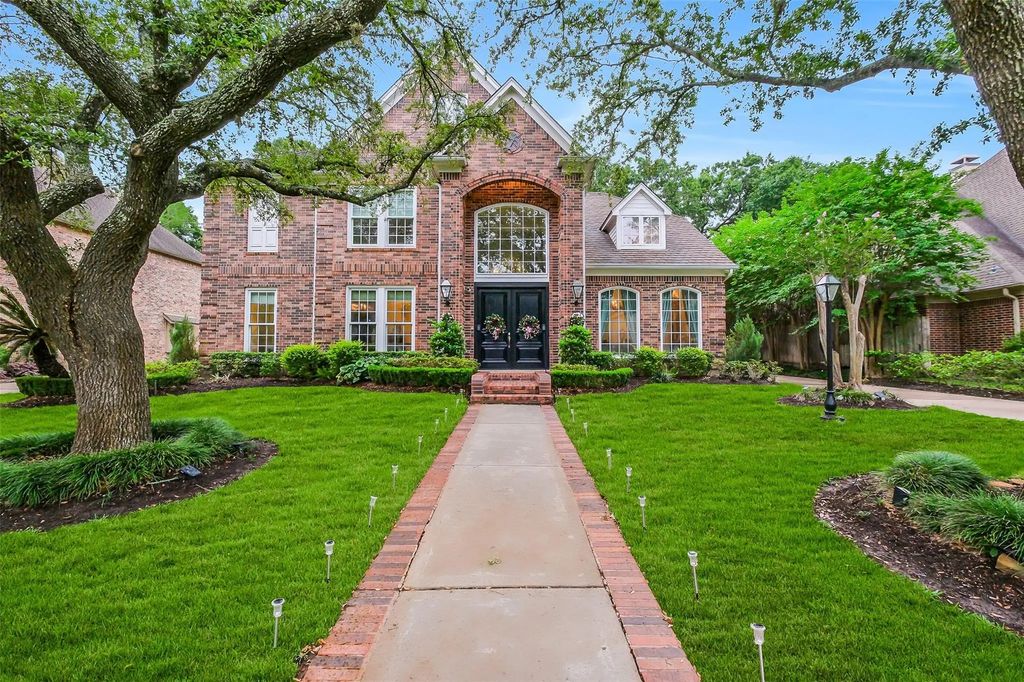 854 Plainwood Drive, Houston