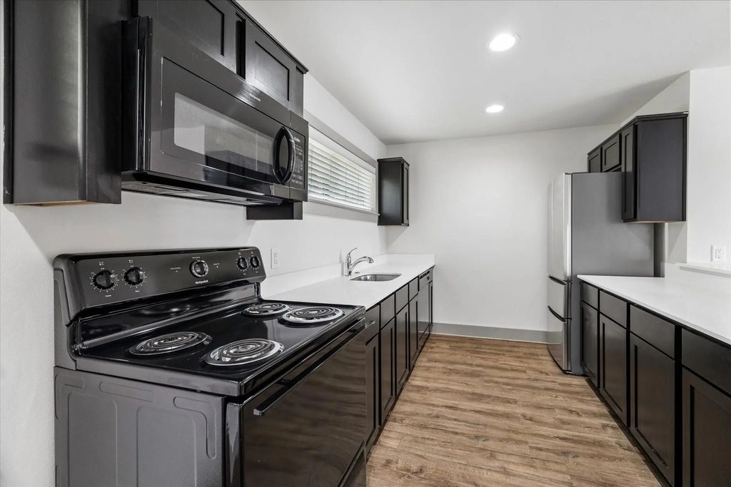 4300 Rosslyn Road 26, Houston