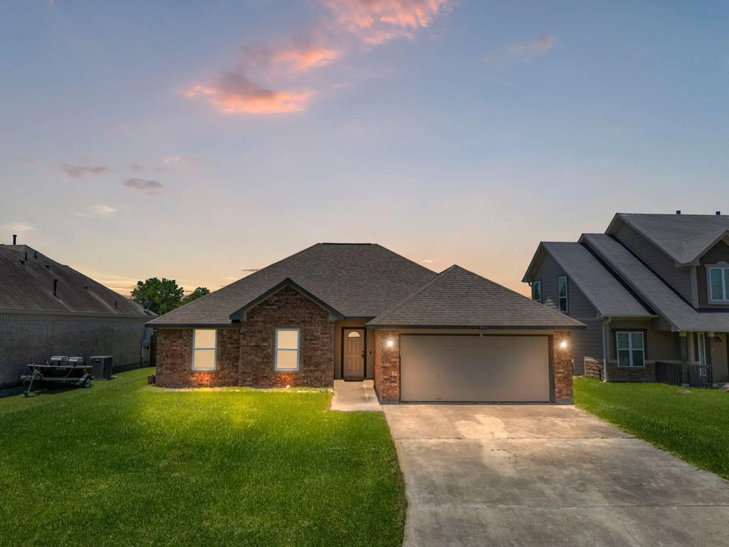 4804 Stingray Drive, Bay City