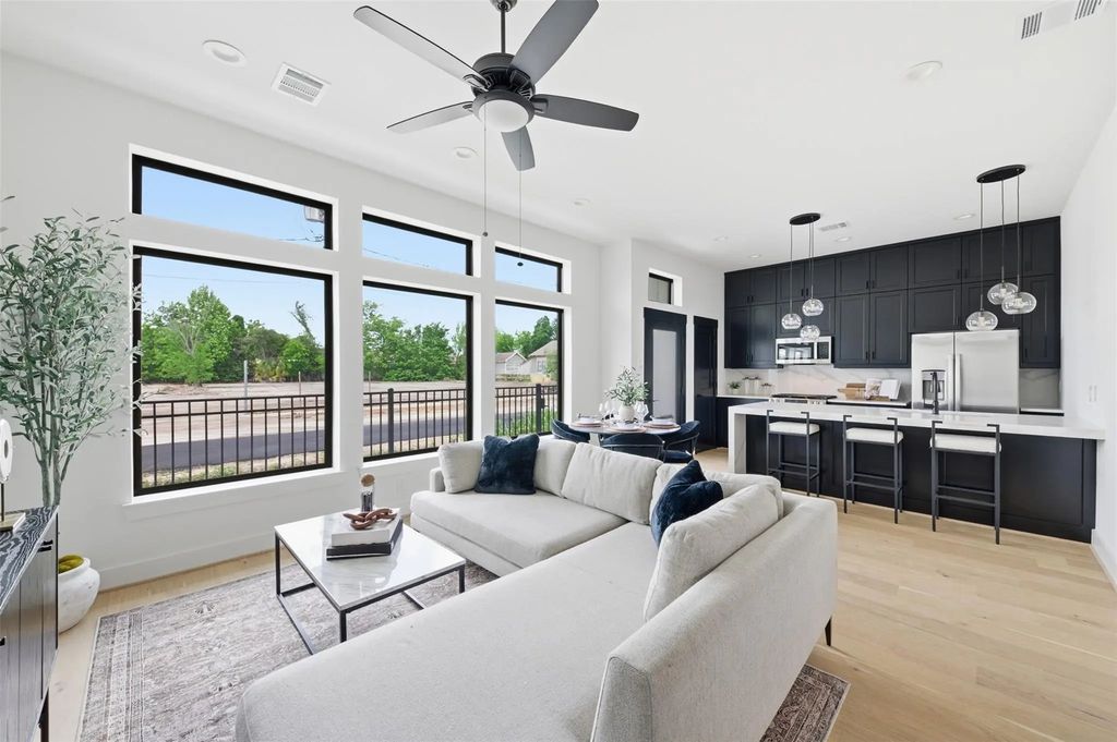 4603 Harrisburg Boulevard B, Houston