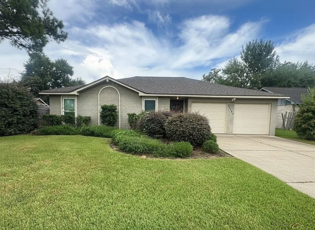 16107 Tibet Road, Friendswood