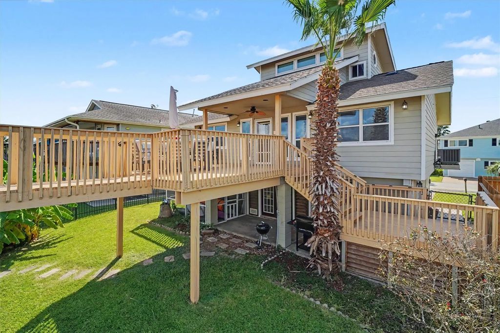 1016 Redfish Street, Bayou Vista
