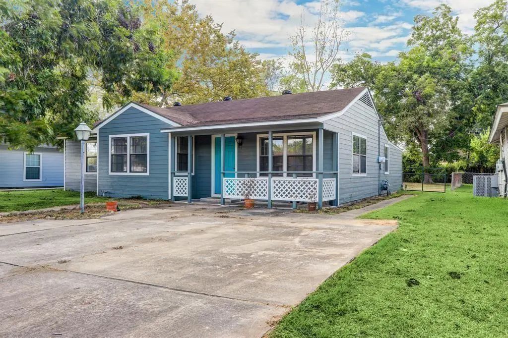 1236 San Felipe Street, Angleton