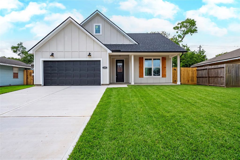 3018 Rust Avenue, Texas City
