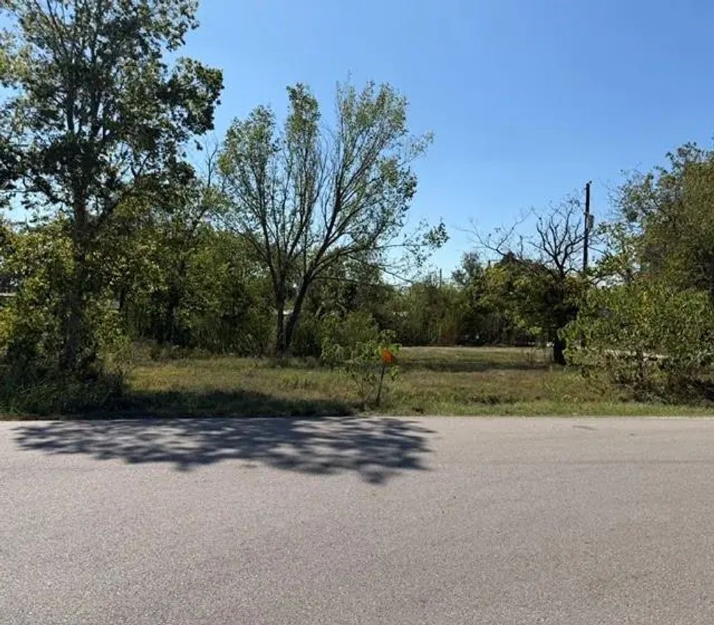1702 Courtney Road, Navasota