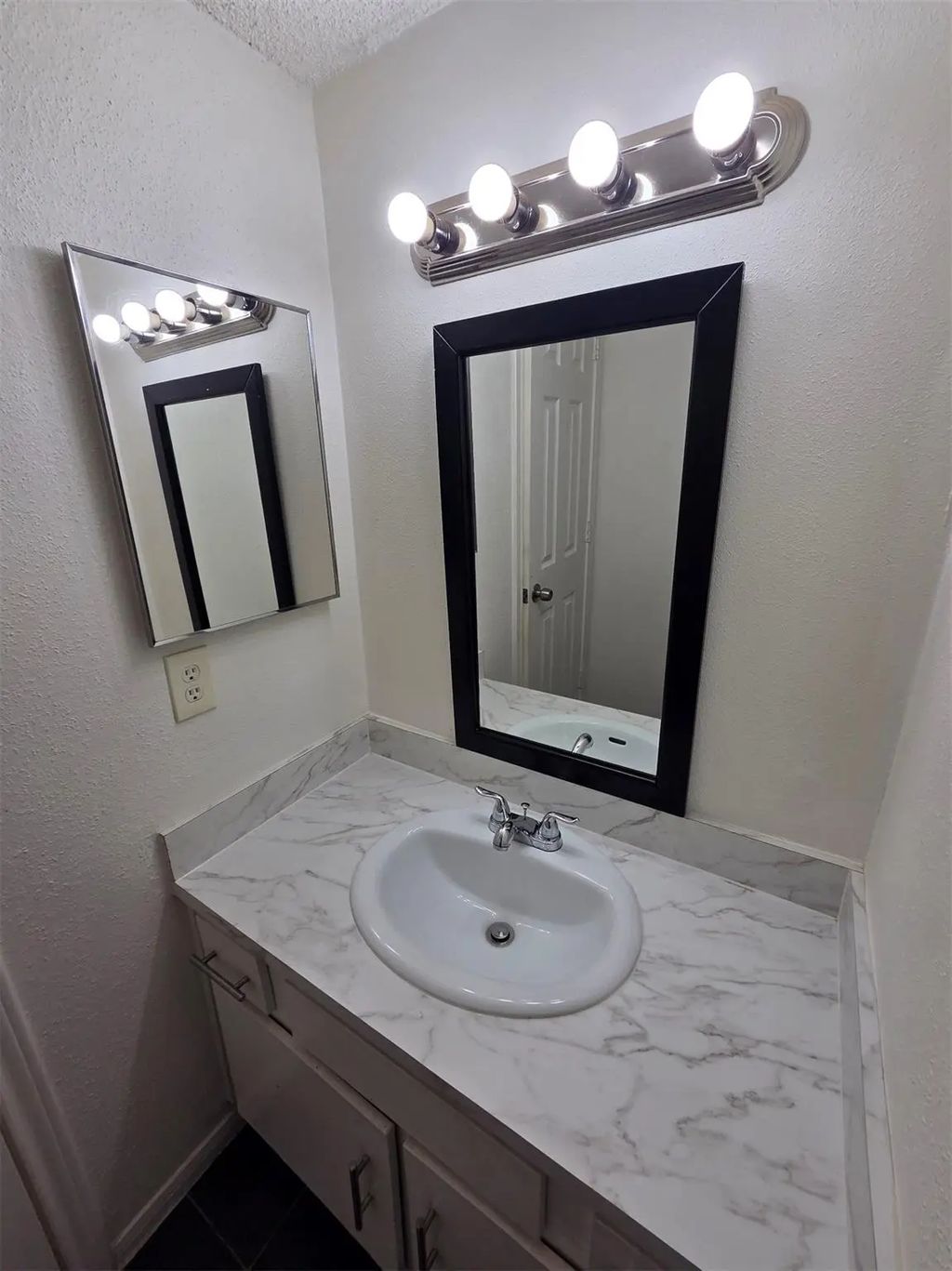 1516 Bay Area Boulevard B2, Houston