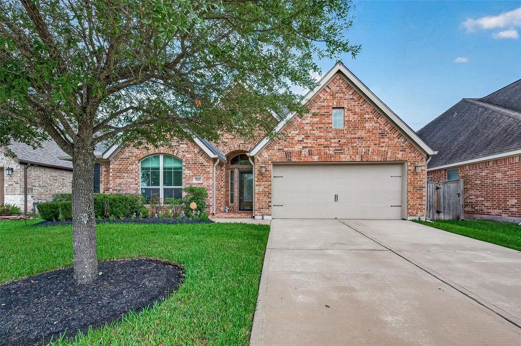 9246 Lakeshores Lagoon Lane, Cypress