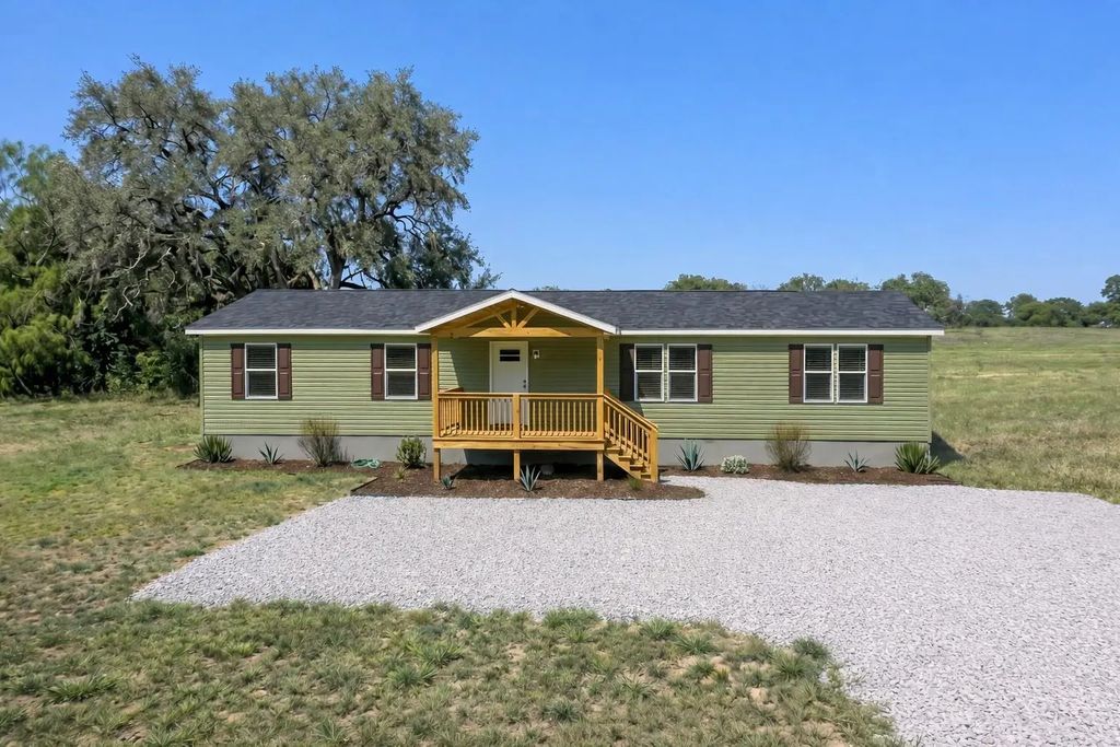 1527 County Road 428, Dime Box