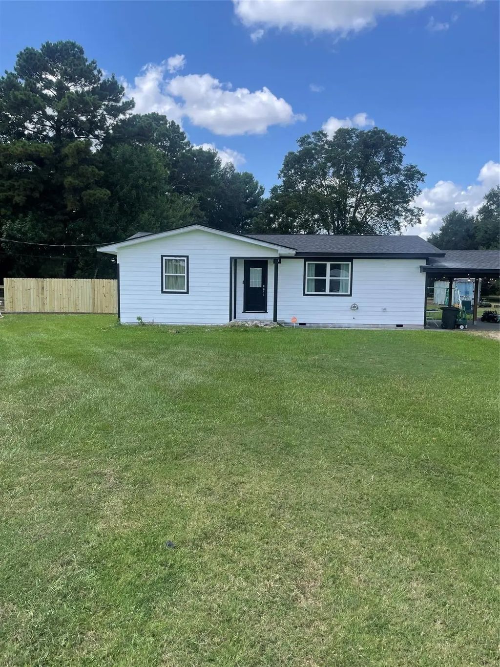 1026 Meneley Road, Winnie