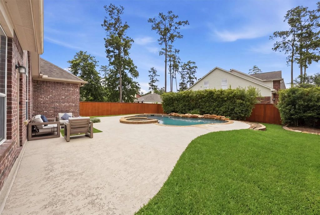 115 S Rocky Point Circle, The Woodlands