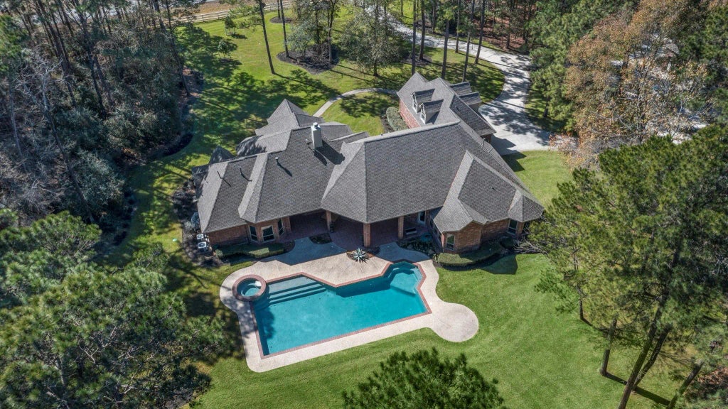 11302 Lake Forest Drive, Conroe