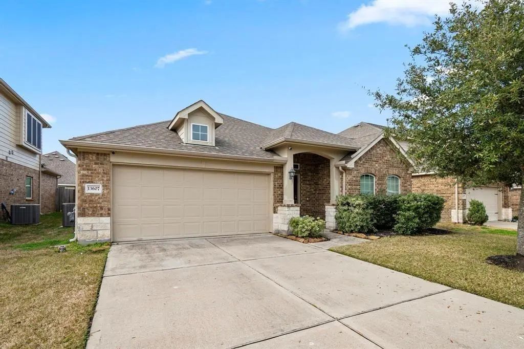 13607 Kodiak Brown Bear Street, Crosby