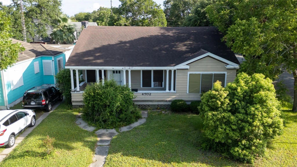 4702 Bernardo De Galvez Avenue, Galveston
