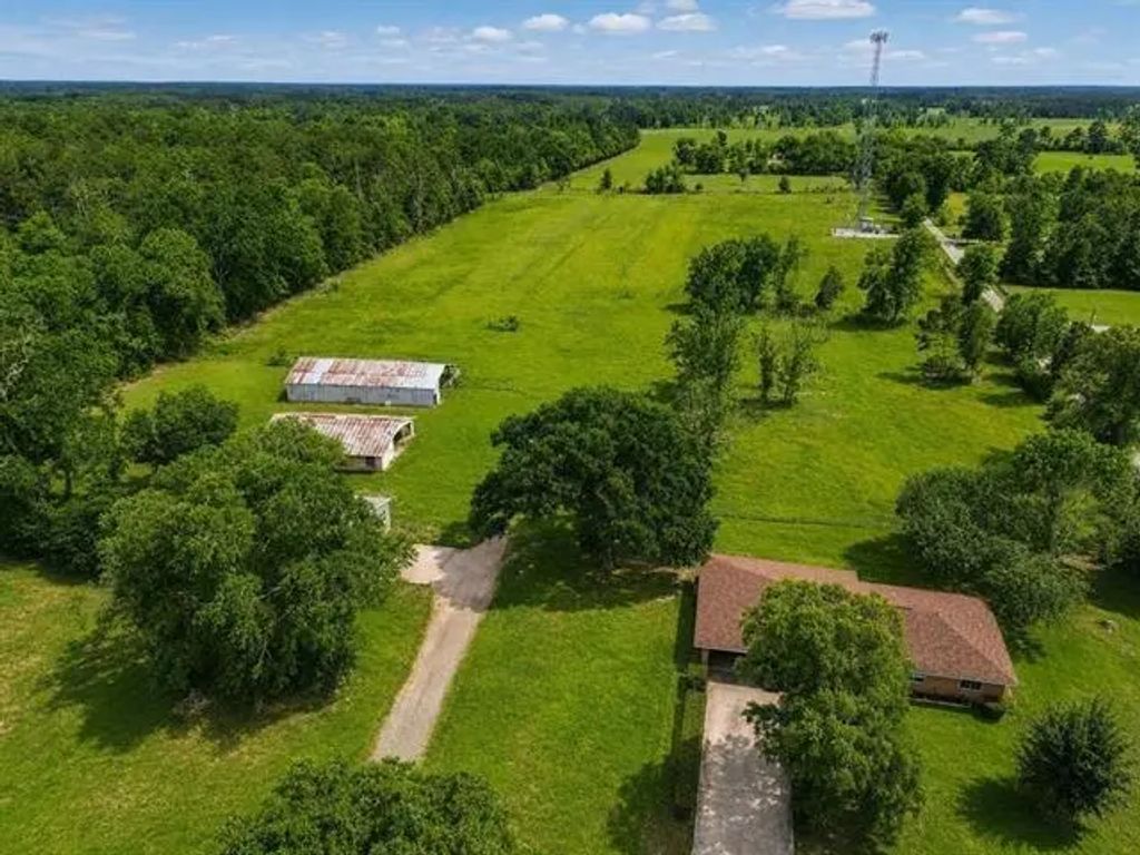 669 & 685 W Fm 1004, Kirbyville