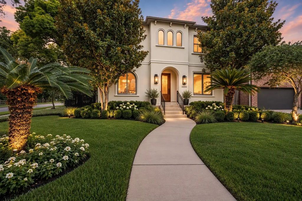 4440 Betty Street, Bellaire