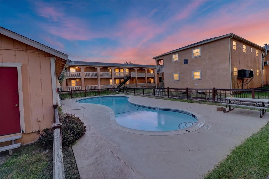 2311 71st Street 115, Galveston