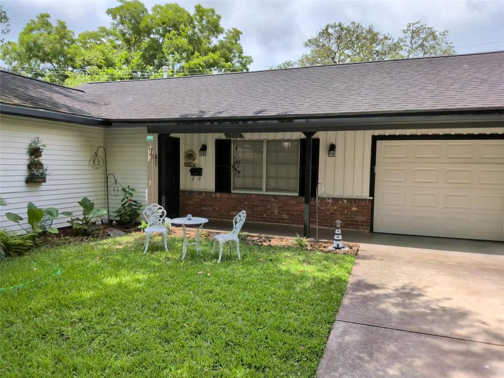 1500 Andrea Drive, Bay City