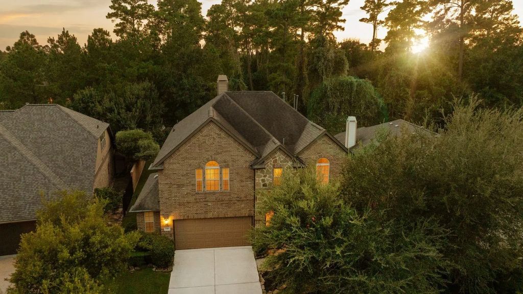 126 Hearthshire Circle, The Woodlands