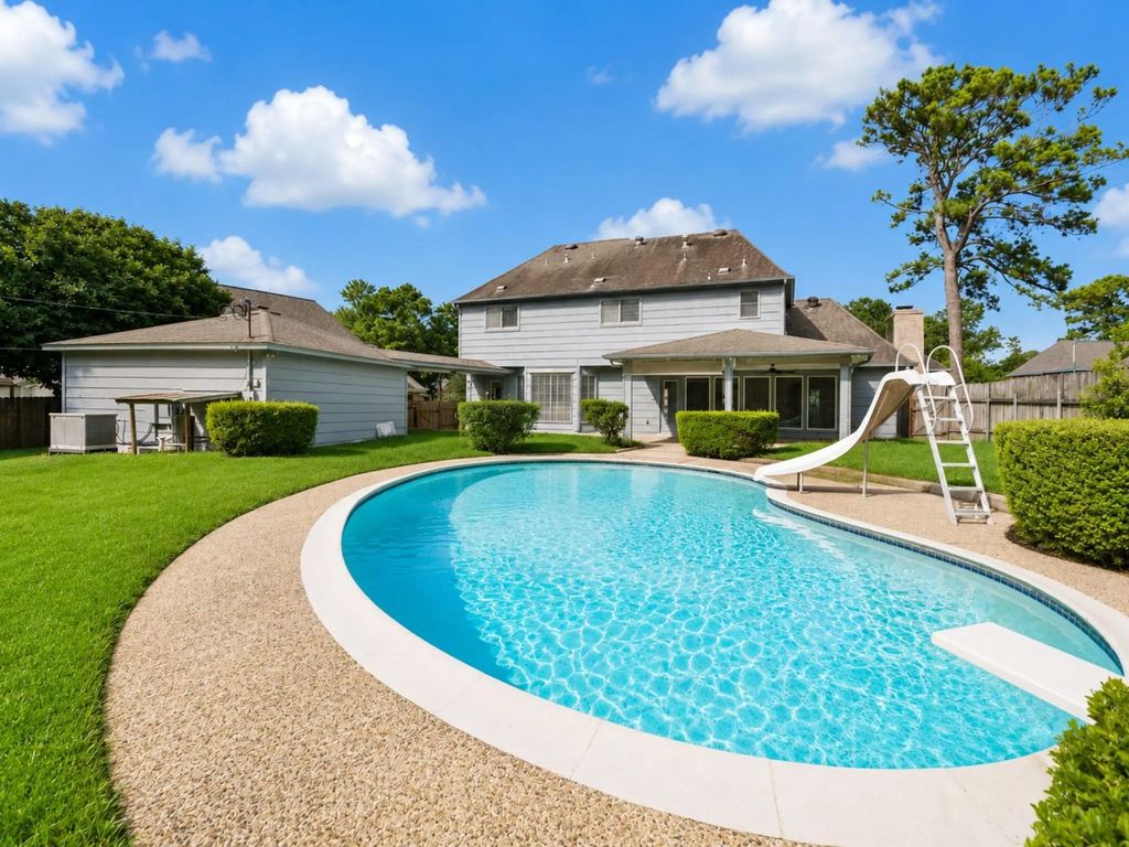 15823 Pebble Bend Drive, Houston