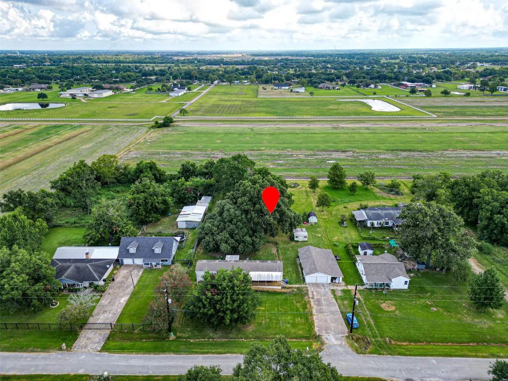 14330 Green Acres Street, Crosby