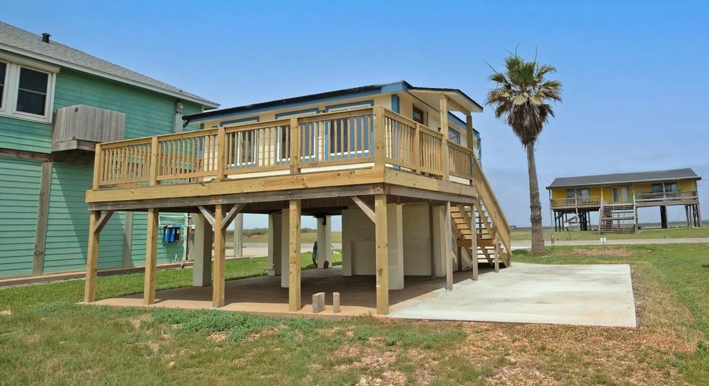 1158 County Road 230, Sargent