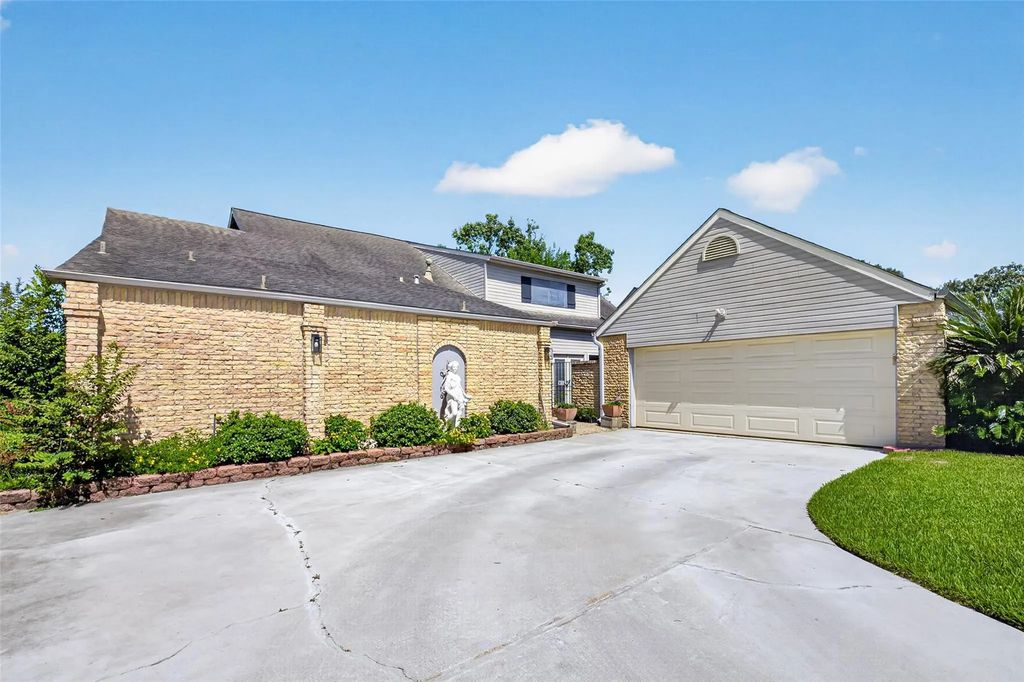 3710 Point Clear Drive, Missouri City