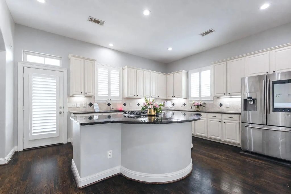 12 Versante Court, Houston