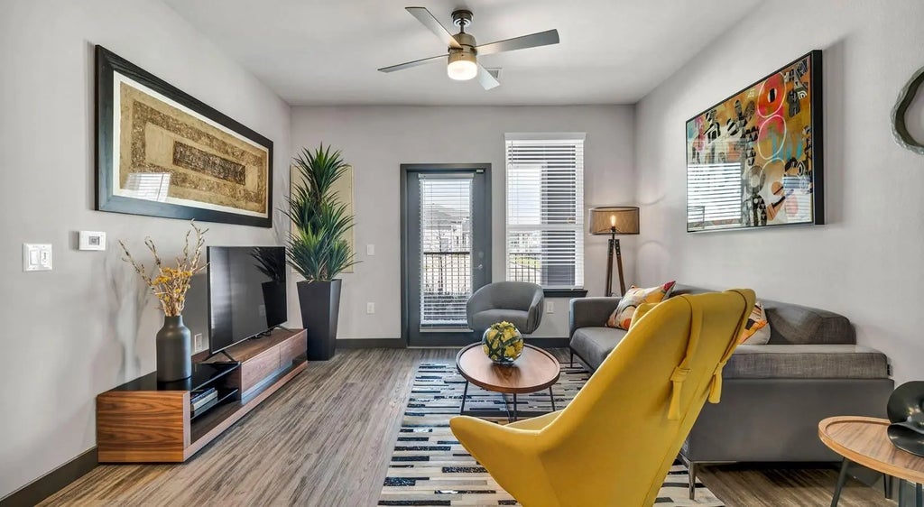 8811 Fm 1464 Road 7210, Richmond