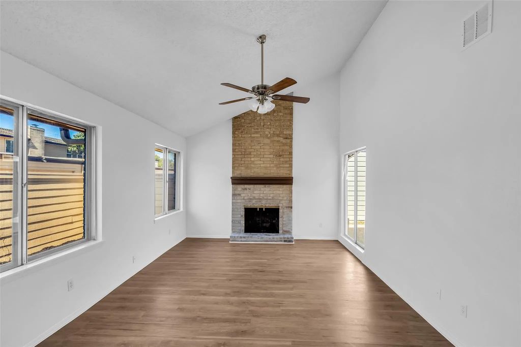 10387 Huntington Place Drive 387, Houston