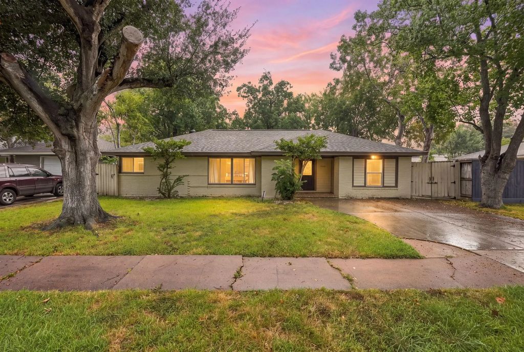 6229 Carew Street, Houston