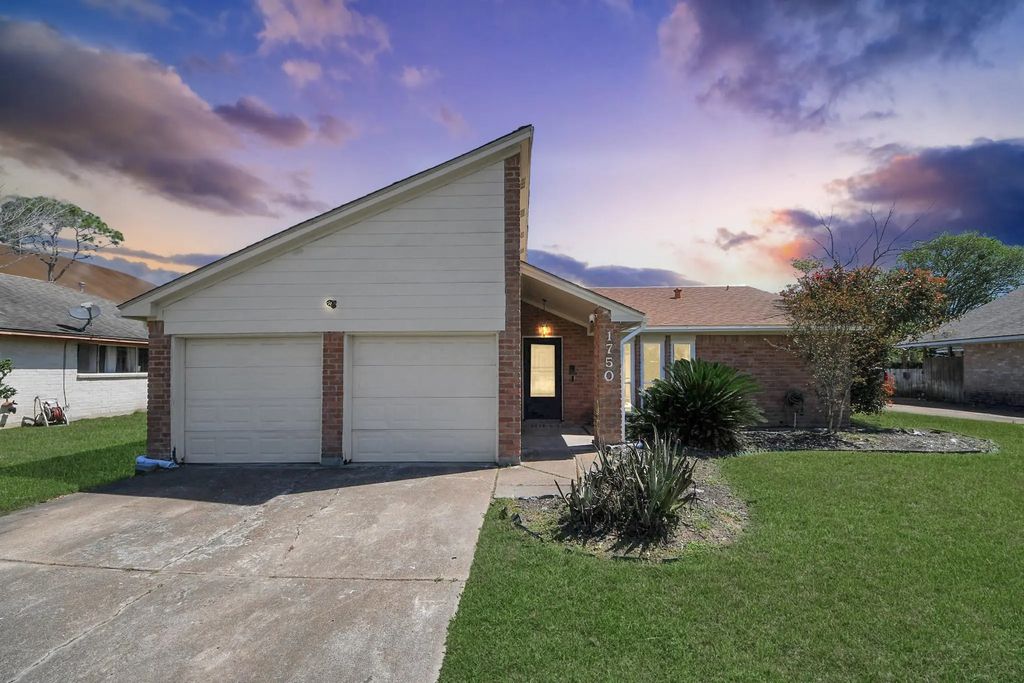 1750 Hilton Head Drive, Missouri City