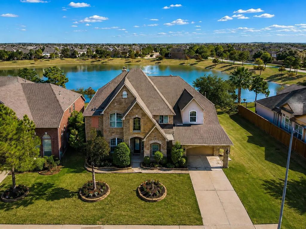 2421 Harbor Chase Drive, Pearland