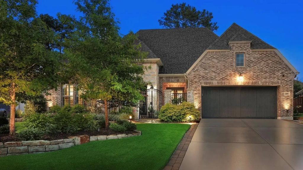 18 Dawning Flower Drive, Tomball