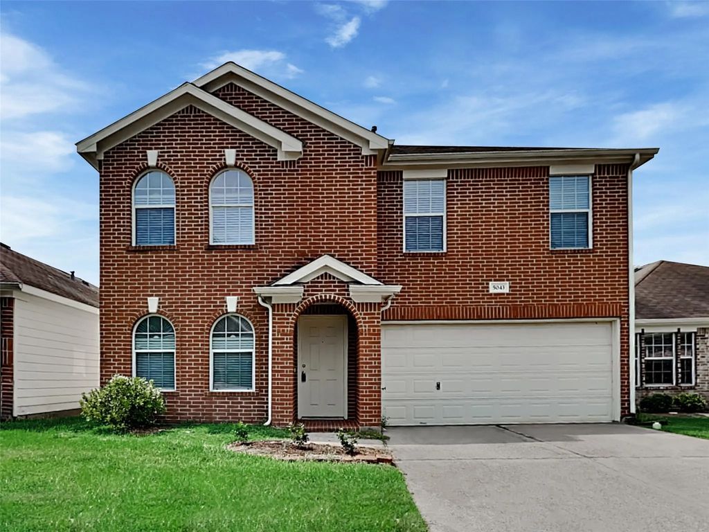 5043 Willow Point Drive, Conroe