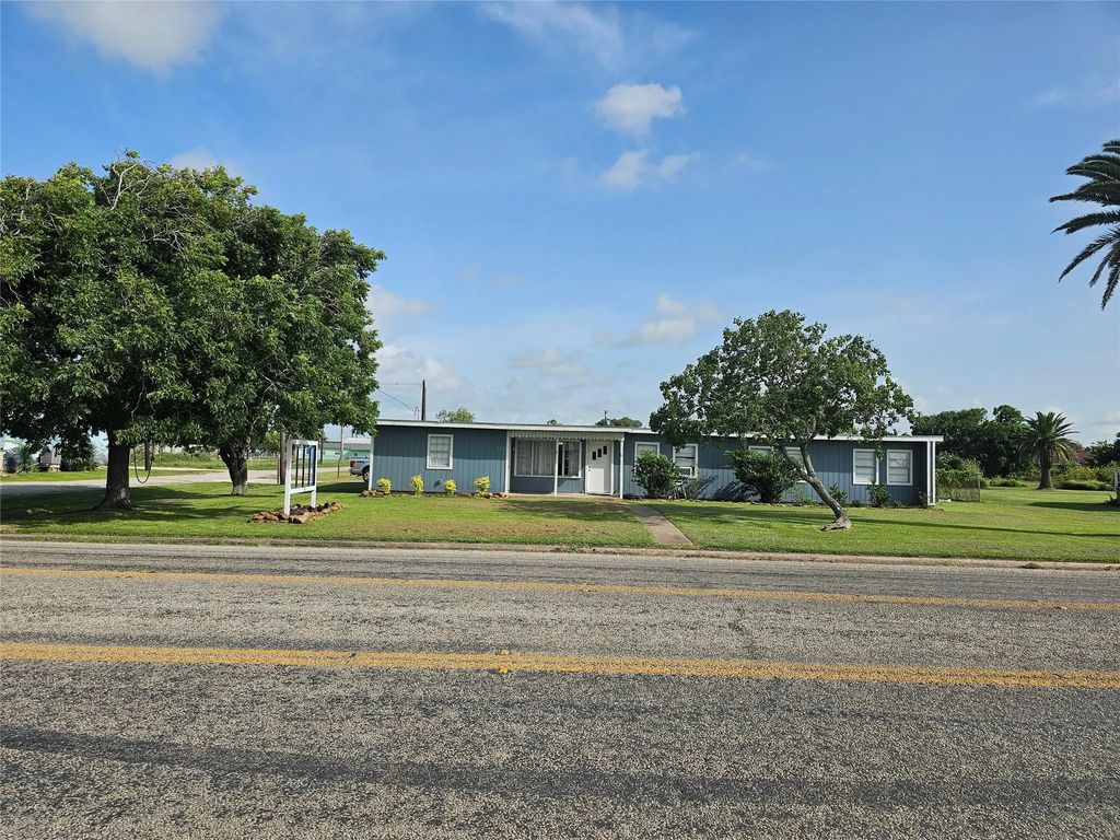 136 Fisher Street, Matagorda