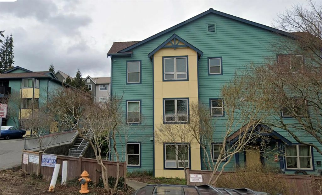 2507 Howard Avenue, Other
