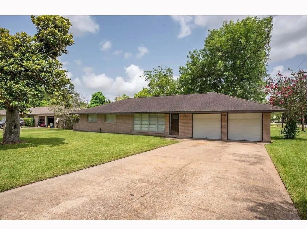 117 Lazy Lane, Lake Jackson