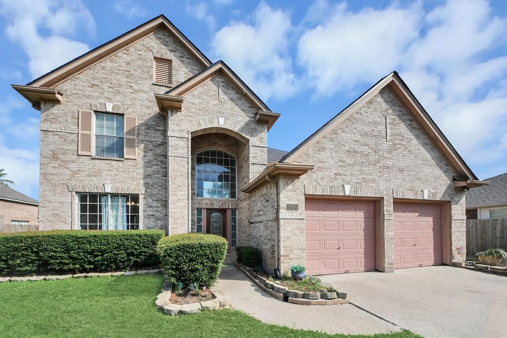 15622 Valley Creek Drive, Houston