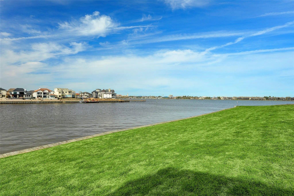 2502 Beacon Circle, League City