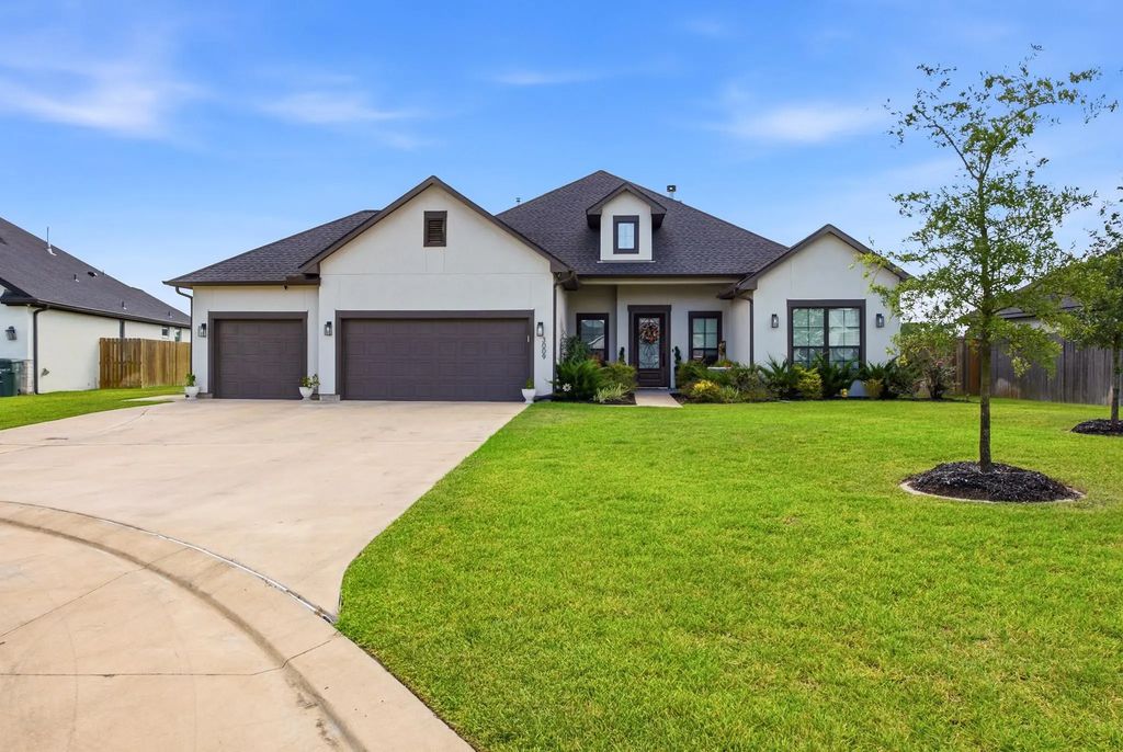 3009 Wolfpack Loop, Bryan