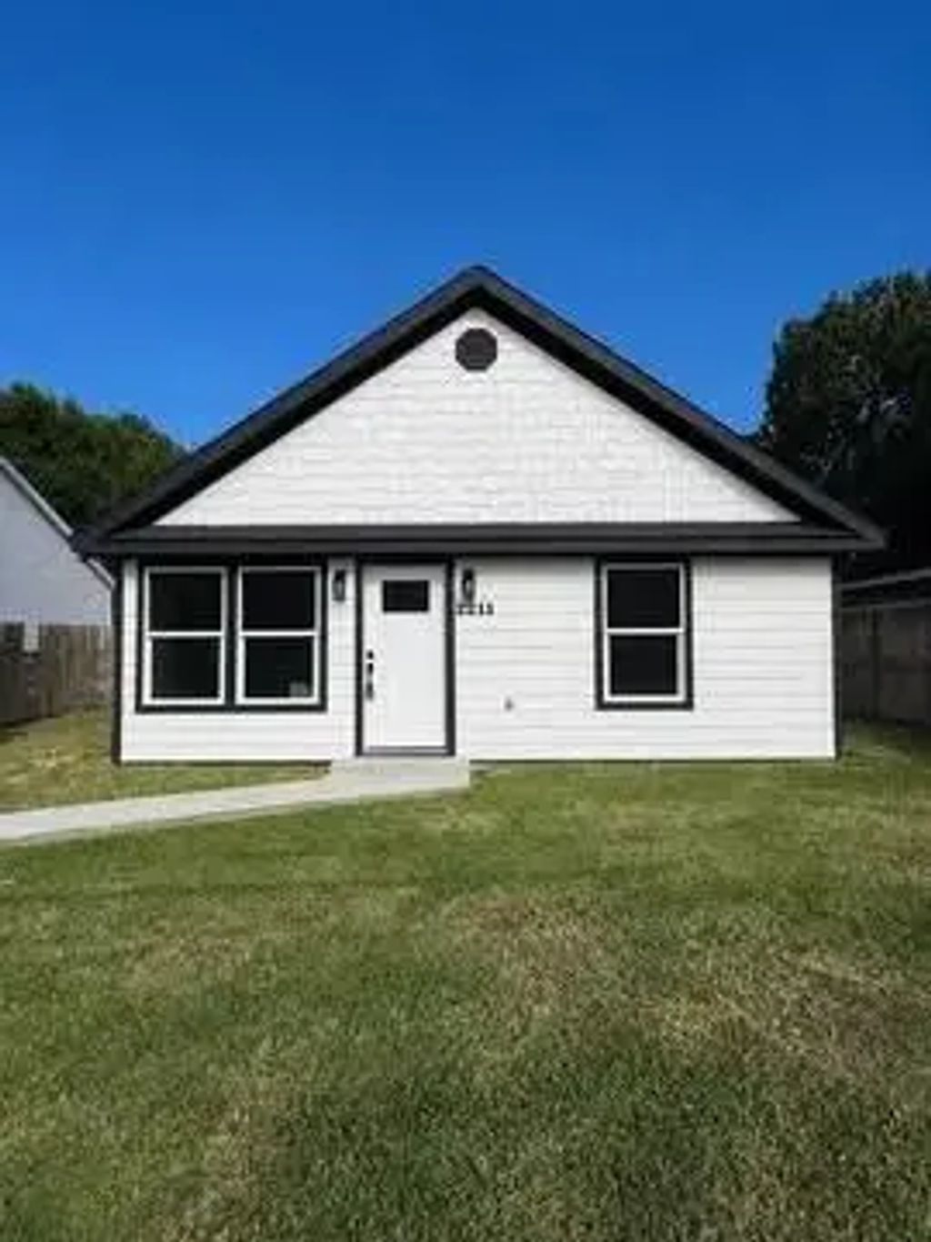 2211 Avenue C, Nederland