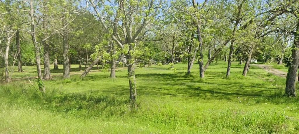 12082 Fm 442 Road, Boling