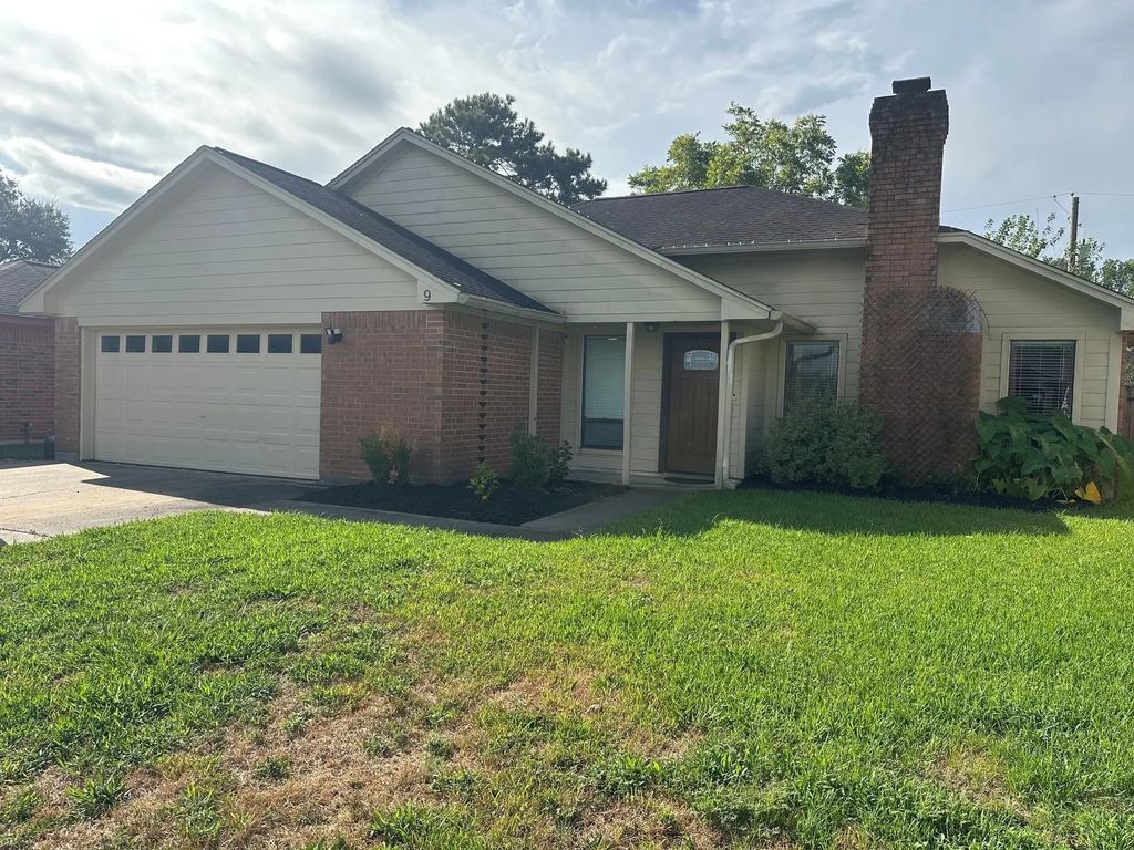 9 Alexander Court, Angleton