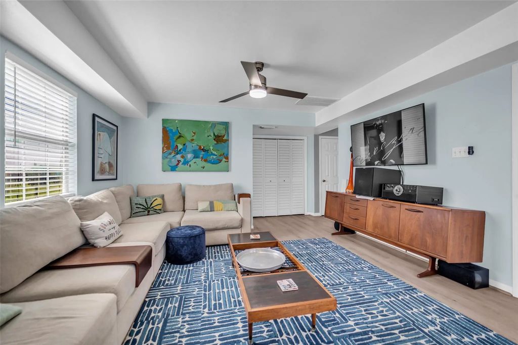317 Crab Street, Freeport